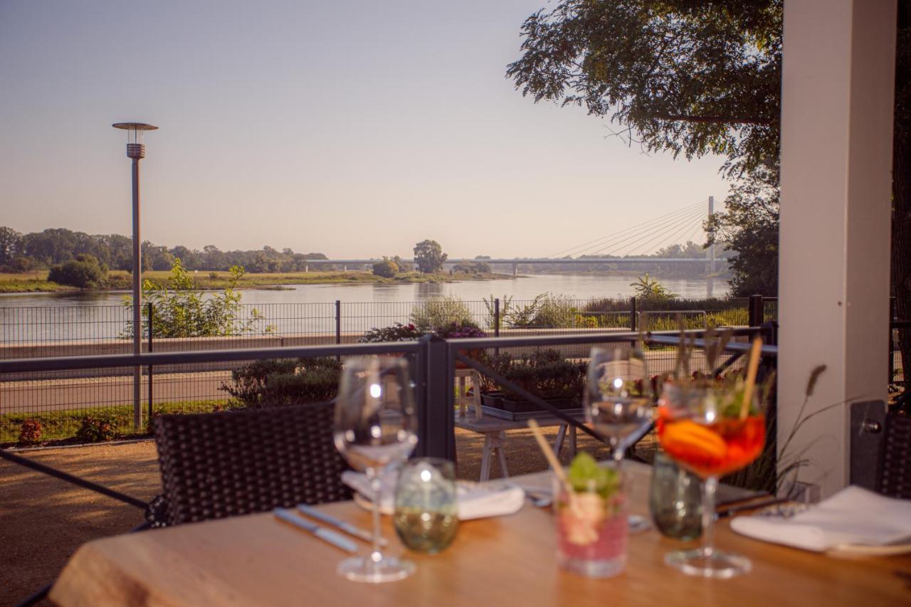 Weltrad Am Fluss Restaurant & Quartier Hotel Schonebeck  Exterior photo